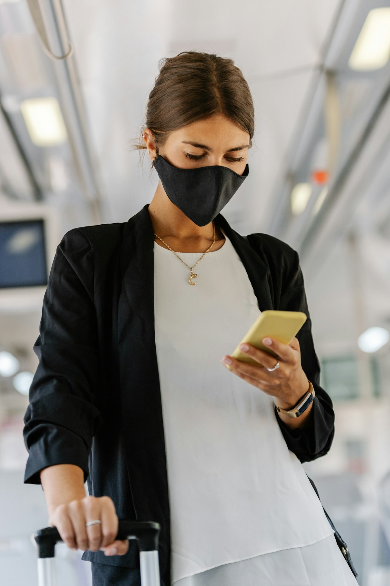 using cell phone while traveling by train