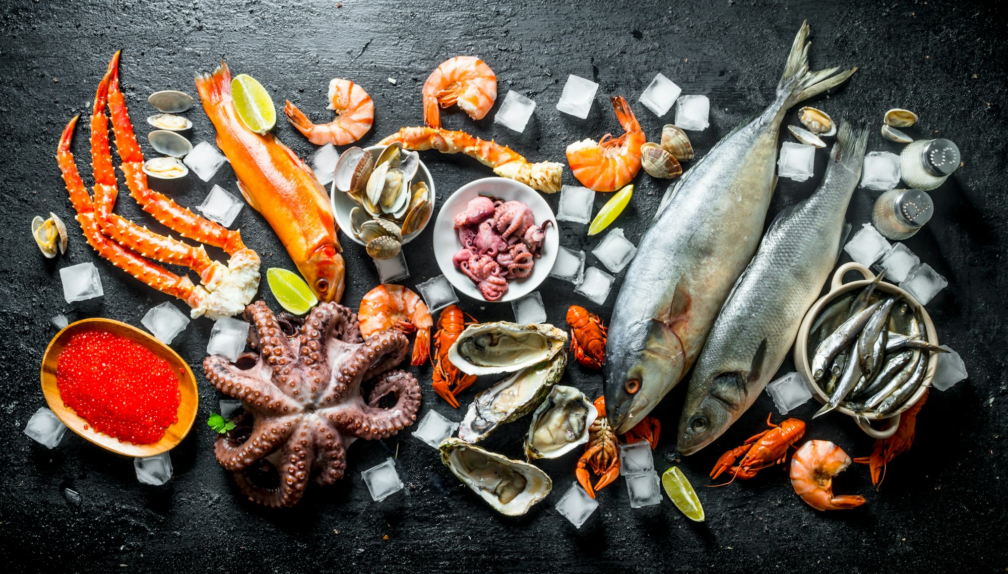 Various seafood with ice.